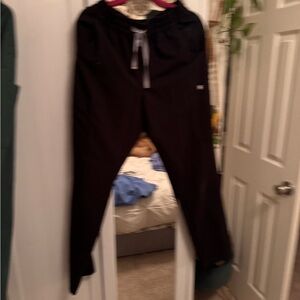 M Fig black cargo scrub pants